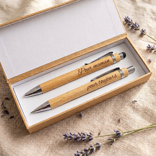 Coffret duo ouvert avec stylo gravé « Pour maman » et porte-mine gravé « pour toujours » – cadeau fête des mères Weastyle Gravure