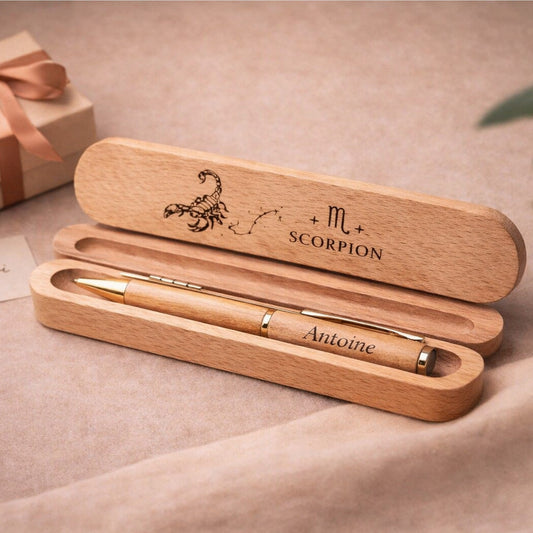 Coffret en bois gravé au laser du signe Scorpion, avec stylo gravé « Antoine » – rendu de la gravure laser sur bois, Weastyle Gravure