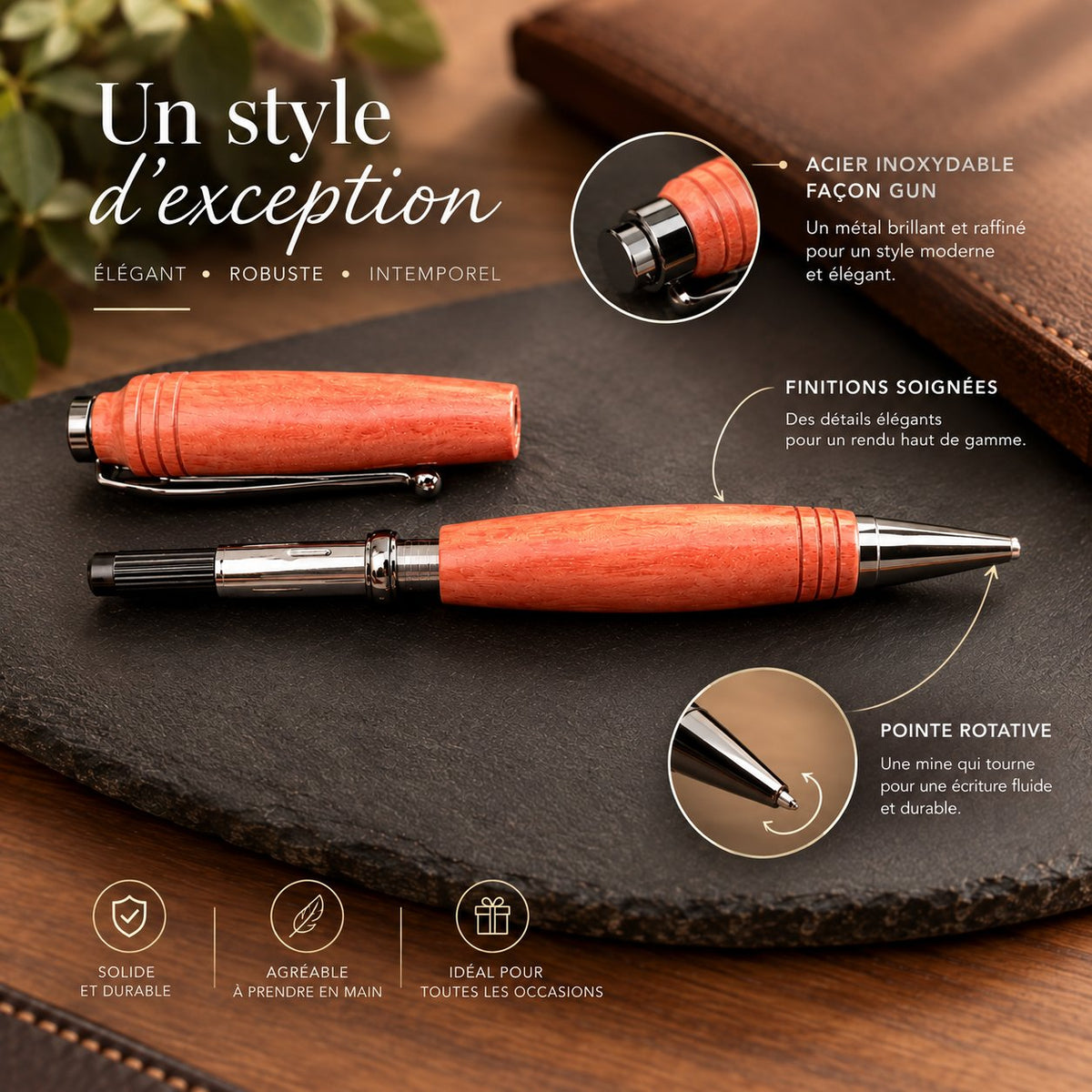 Stylo en bois rotatif posé ouvert sur une ardoise, avec légendes sur les finitions métal gun et la pointe rotative – Weastyle Gravure