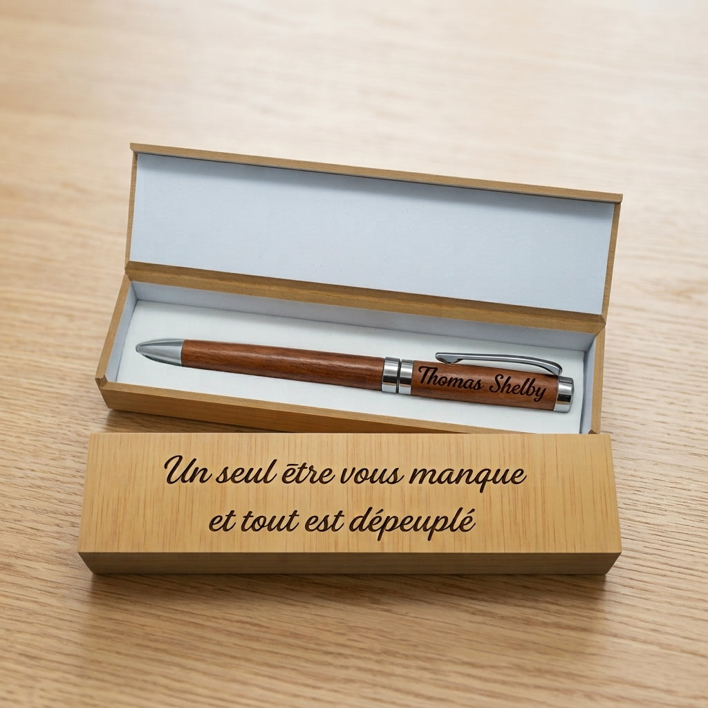 Stylo en bois gravé d'un prénom dans son coffret gravé d'un message – Weastyle Gravure